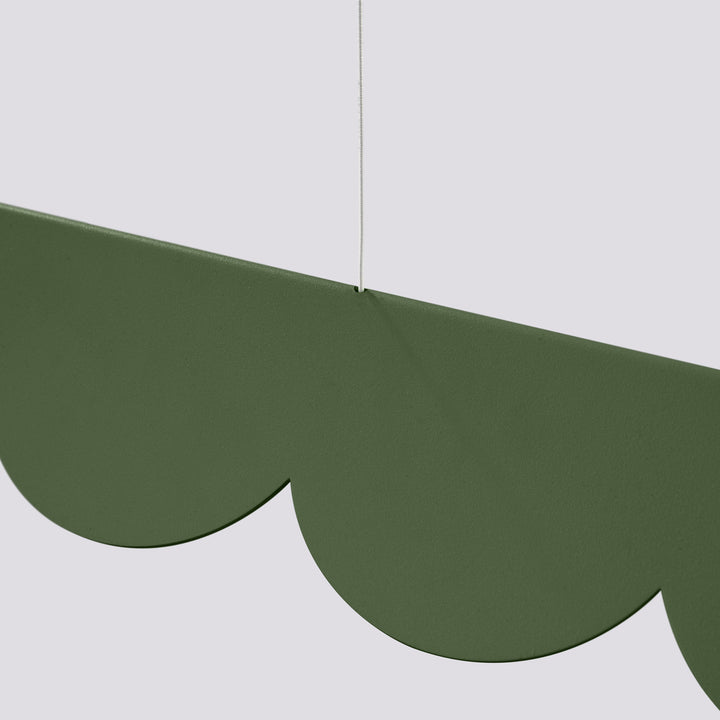Suspension BISCUIT vert olive allumée, bandeau LED