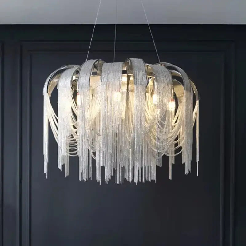 Suspension luminaire luxe avec franges en métal argenté ou doré