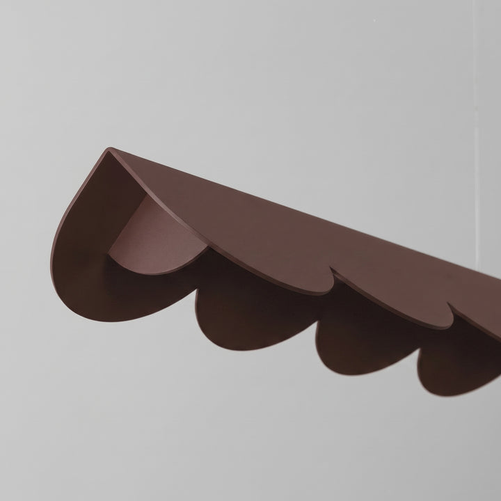 Suspension BISCUIT marron allumée, détail des festons