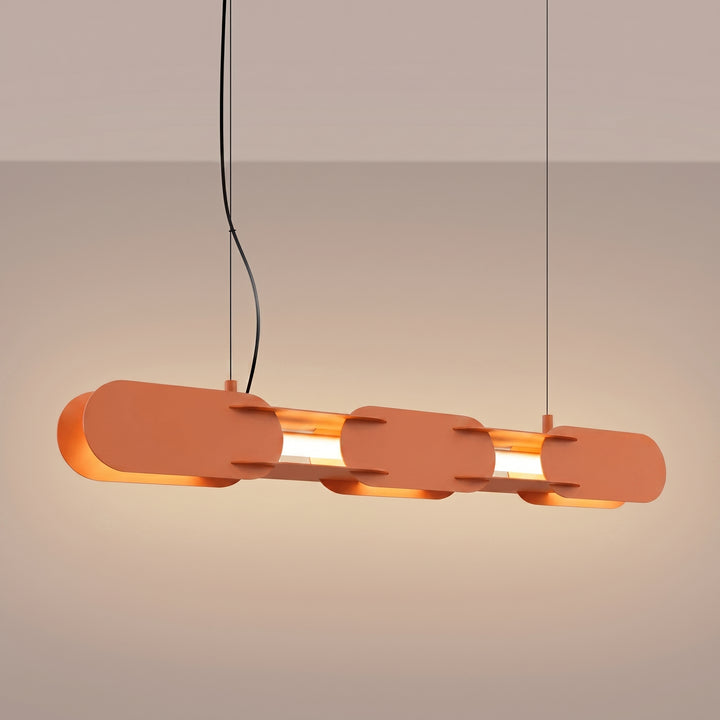 Suspension CHAIN ocre rouge allumée, suspendue