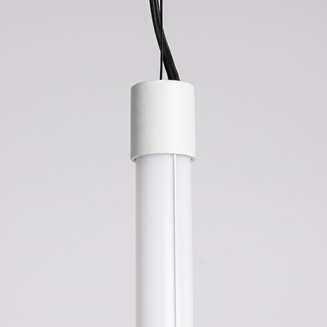 Suspension tube TRANG blanc détail de l'embout