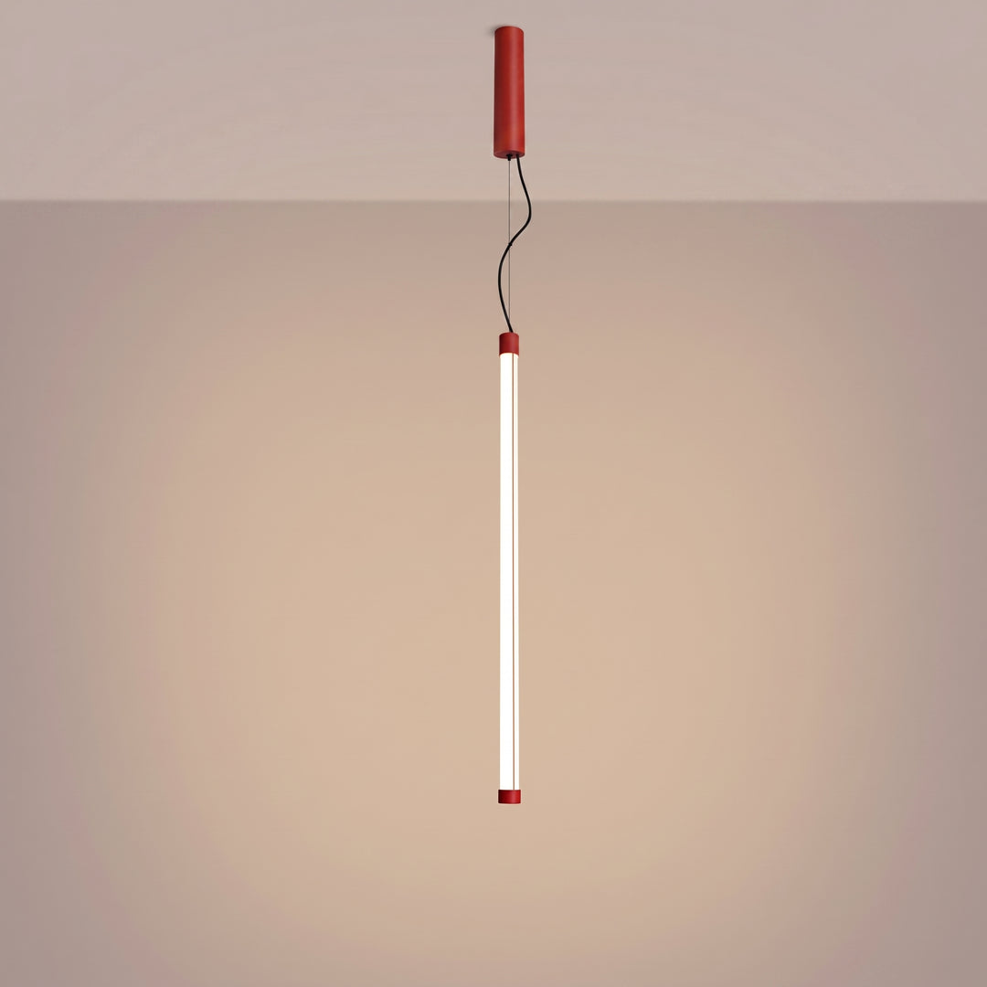 Suspension tube TRANG rouge allumée, suspendue