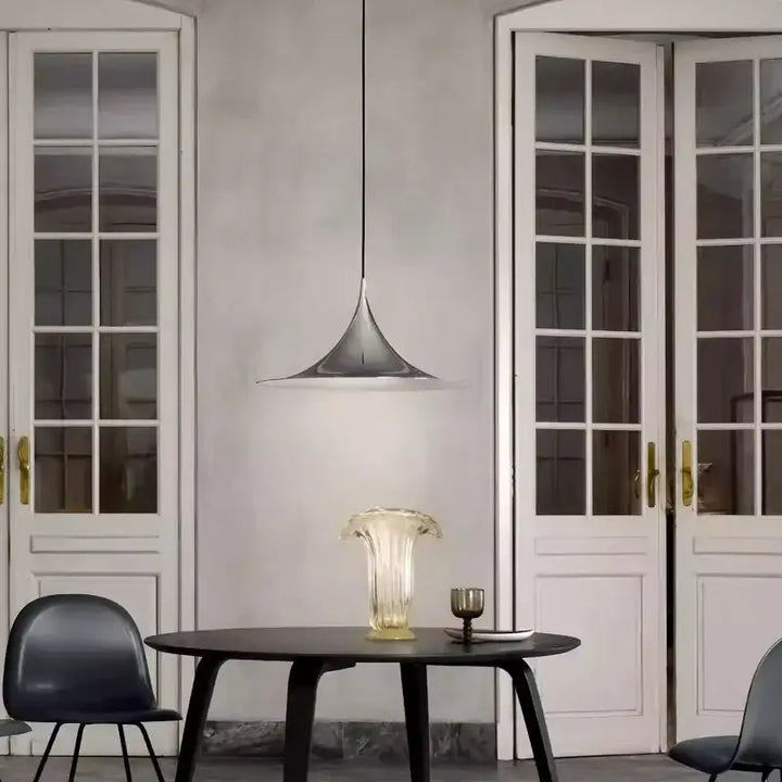 Suspension luminaire design en forme conique moderne et élégante