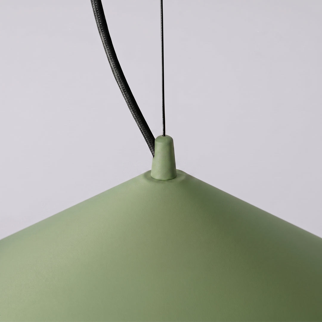 Suspension FINT vert olive détail de la fixation de l'abat-jour