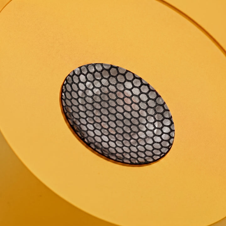 Suspension FINT jaune détail de la grille anti-éblouissement