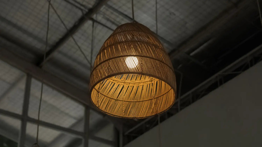 Quelle source de lumière convient le mieux au bois