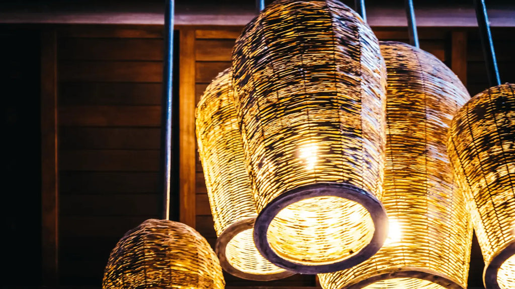 Explorer les diverses formes et designs des plafonniers en bois