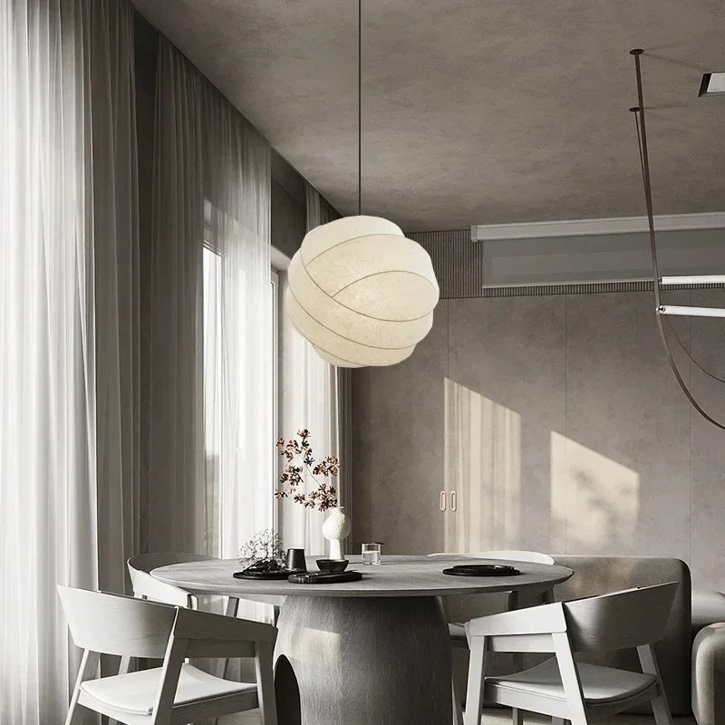 Suspension Design Boule Torsadée en Soie Moderne

