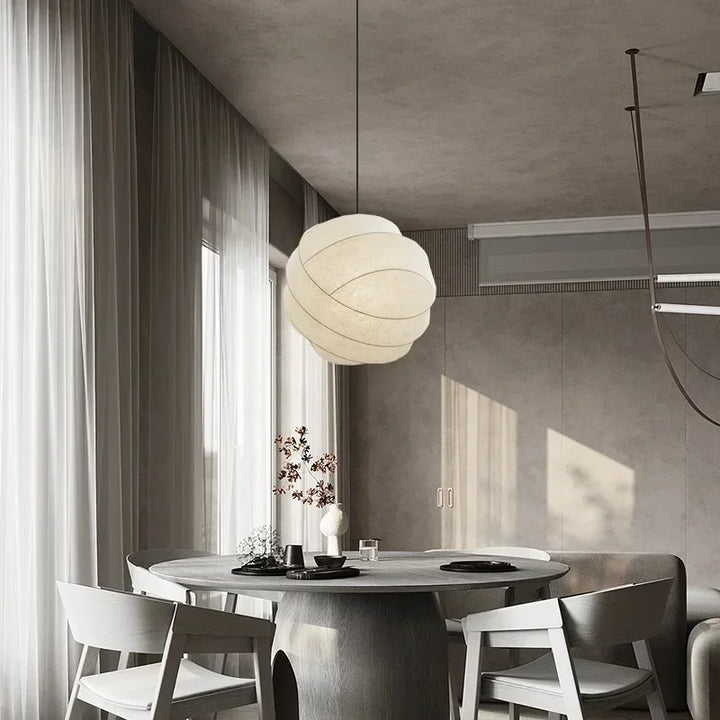 Suspension Design Boule Torsadée en Soie Moderne


