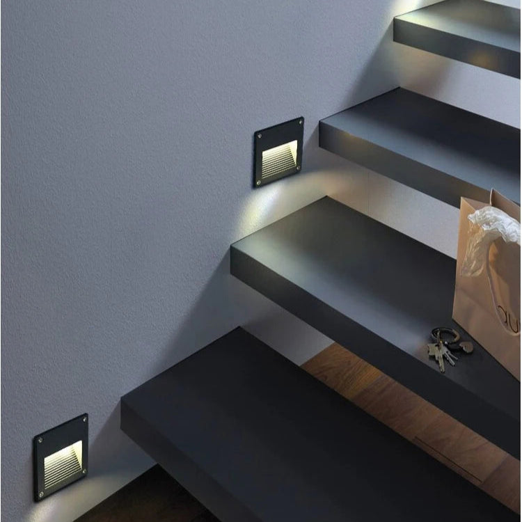 Spot extérieur pour escalier de forme carré ou rond

