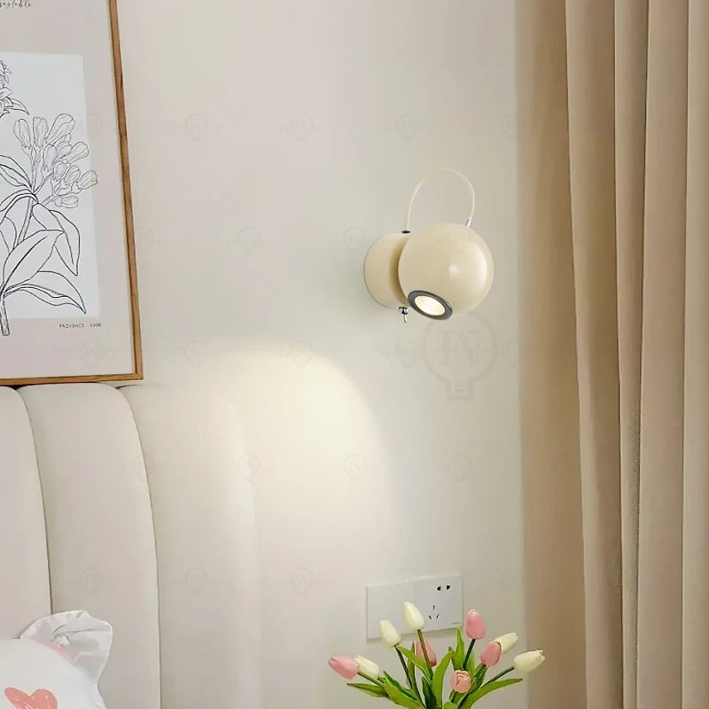 Petite applique murale colorée au style rétro

