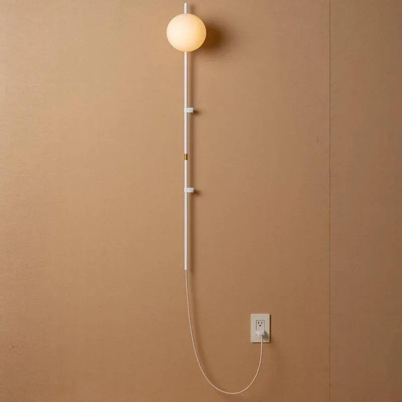 Grande applique murale originale avec branchement par prise

