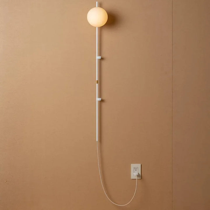 Grande applique murale originale avec branchement par prise

