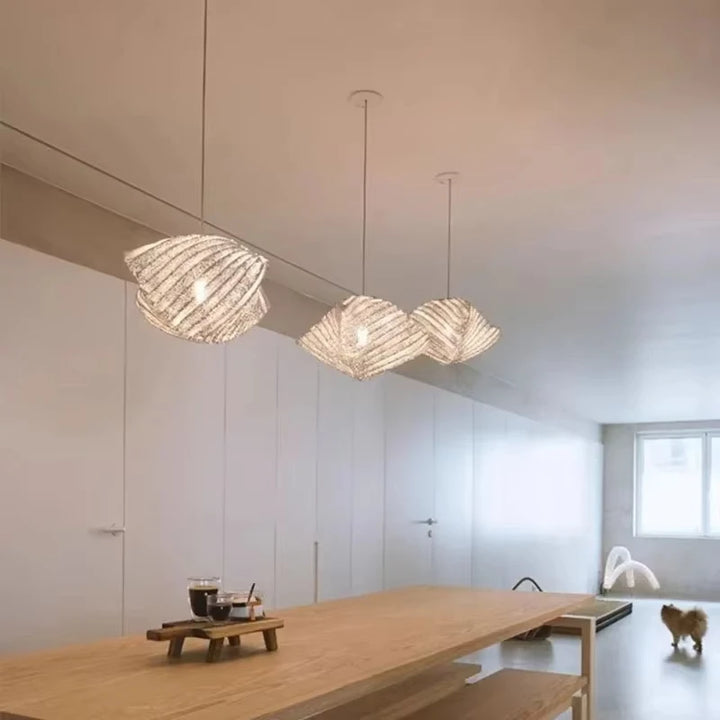 Suspension blanche plissée forme coquillage style moderne

