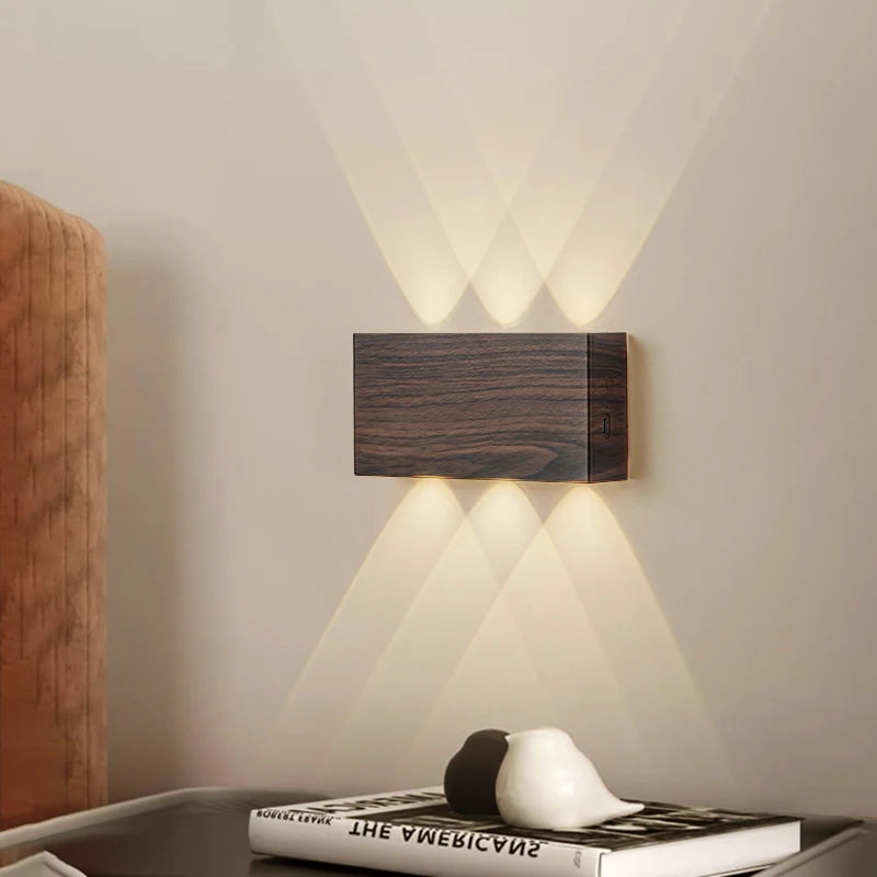 Applique murale en bois avec éclairage LED intégré

