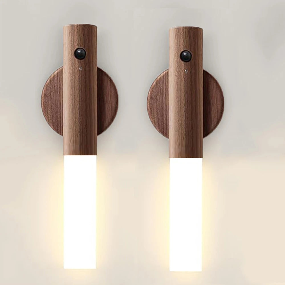 Applique murale magnétique en bois pour couloir

