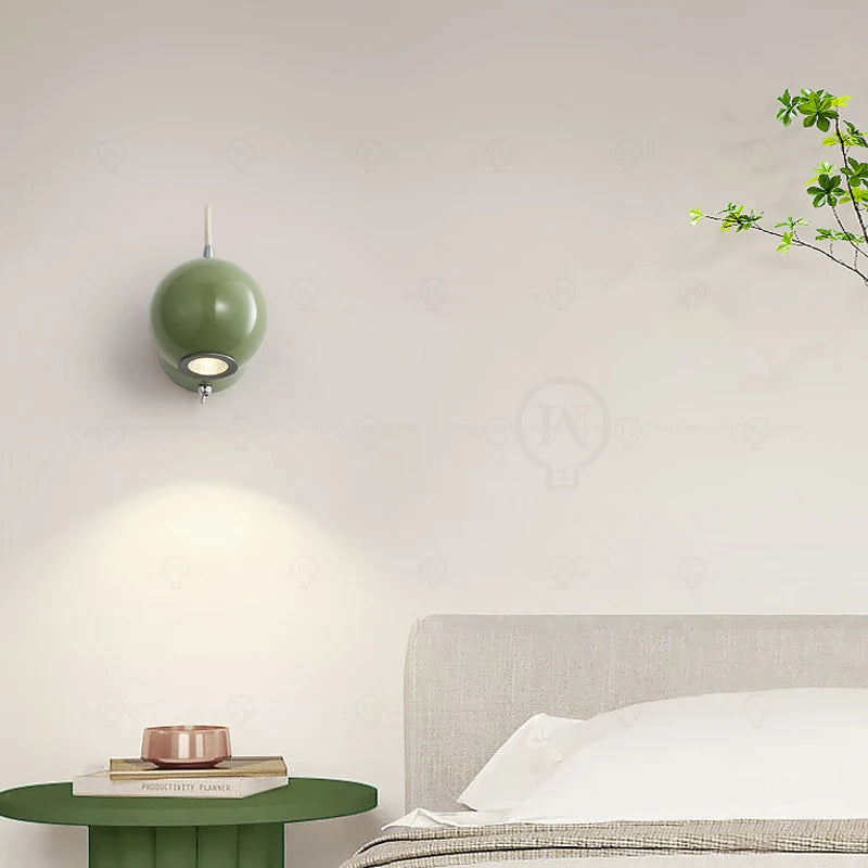 Petite applique murale colorée au style rétro

