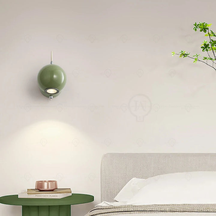 Petite applique murale colorée au style rétro

