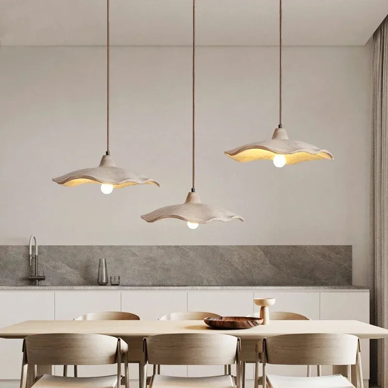 Suspension luminaire blanche avec abat jour plat pour cuisine


