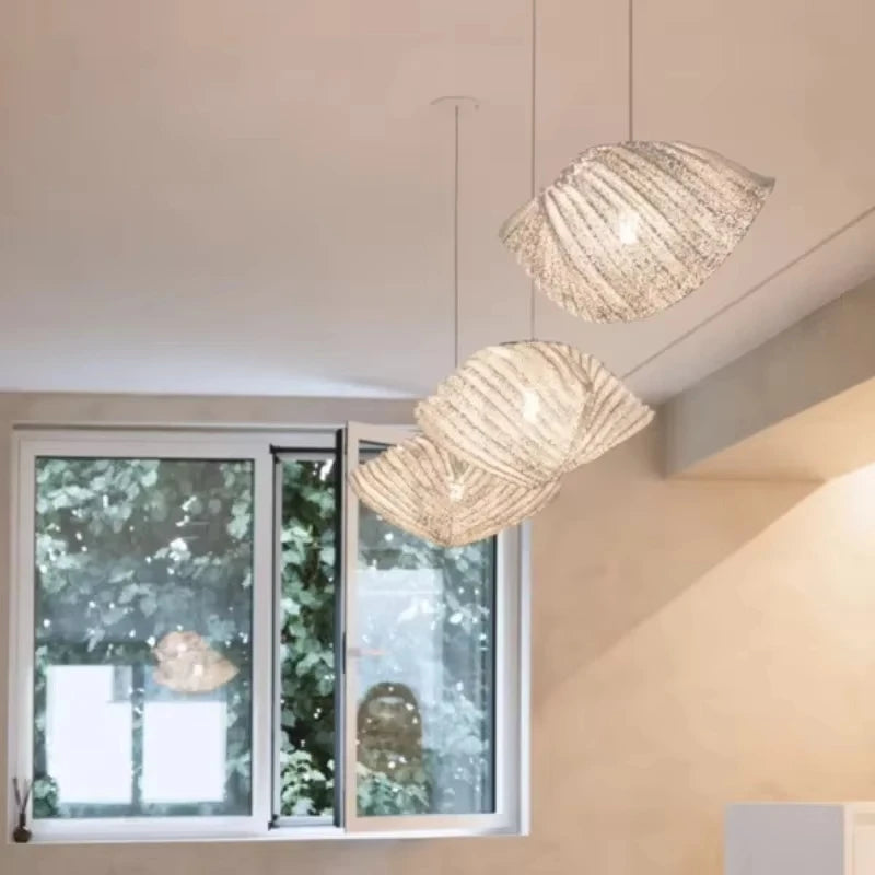 Suspension blanche plissée forme coquillage style moderne

