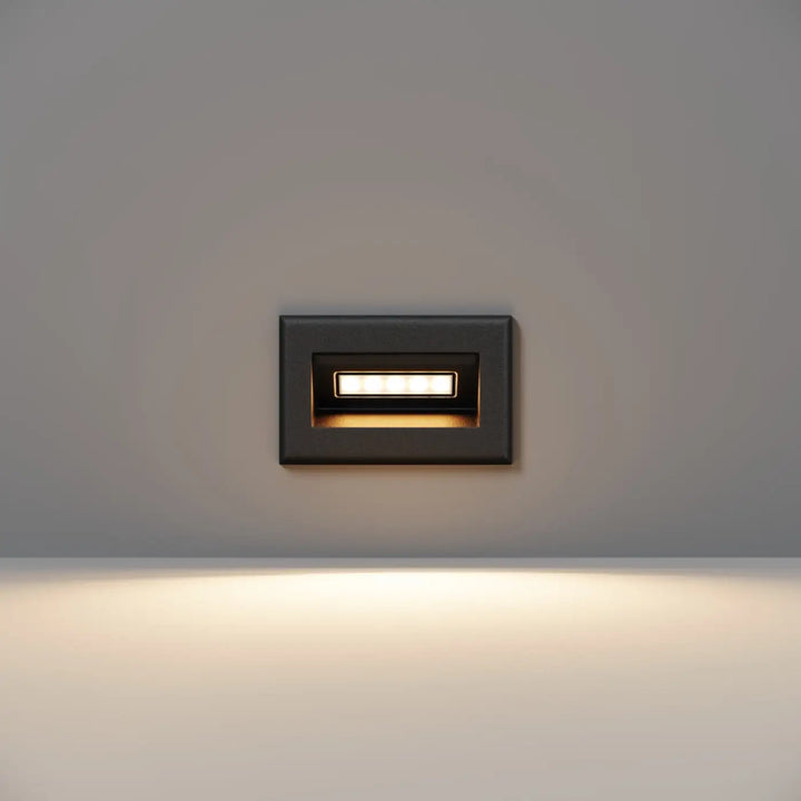 Applique encastrable bosca noire avec bande led chaude pour éclairage extérieur d’une allée ou long d’une allée