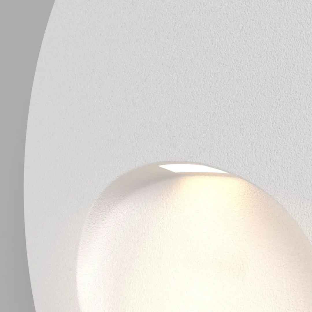 Applique encastrée bil blanc moderne avec design courbé et lumière douce pour éclairage extérieur