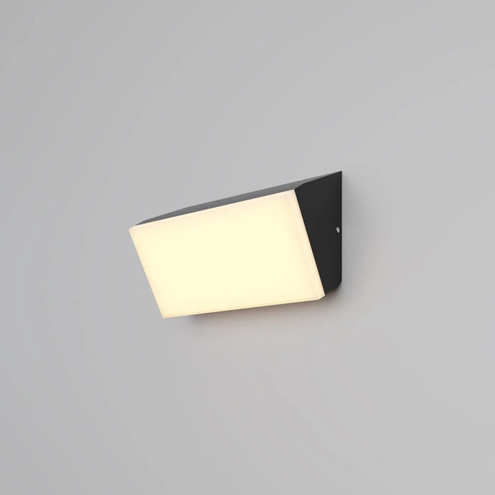 Applique extérieure brick rectangulaire en aluminium graphite avec diffuseur doux blanc cassé idéale pour long d’un passage