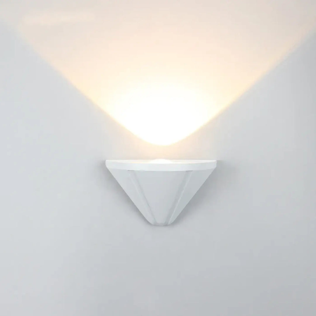 Applique extérieure conique design moderne et élégant blanc ou noir