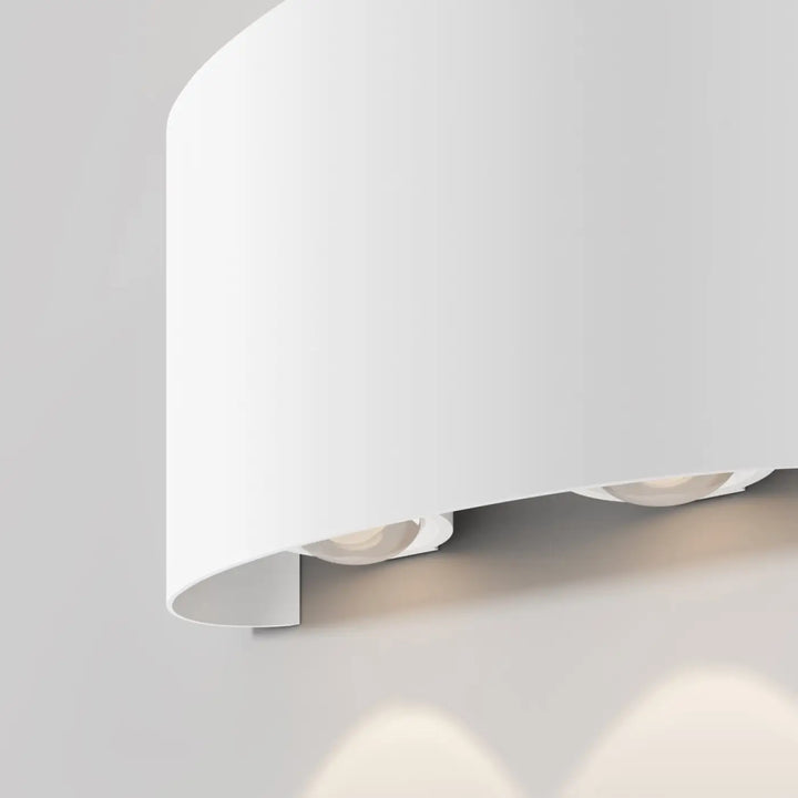Applique extérieure led strato compacte blanche courbée avec deux sources de lumière indirecte intégrées