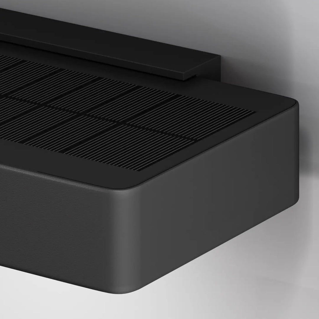 Applique extérieure en acier noir avec barre ultra-fine et fente horizontale au-dessus de finition mate