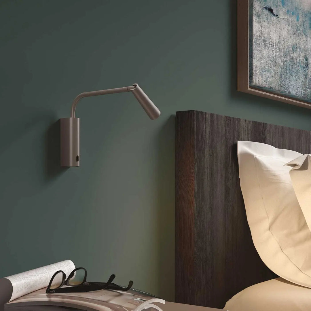 Applique Gamma Extend nickel satiné dans un intérieur #couleur_argent