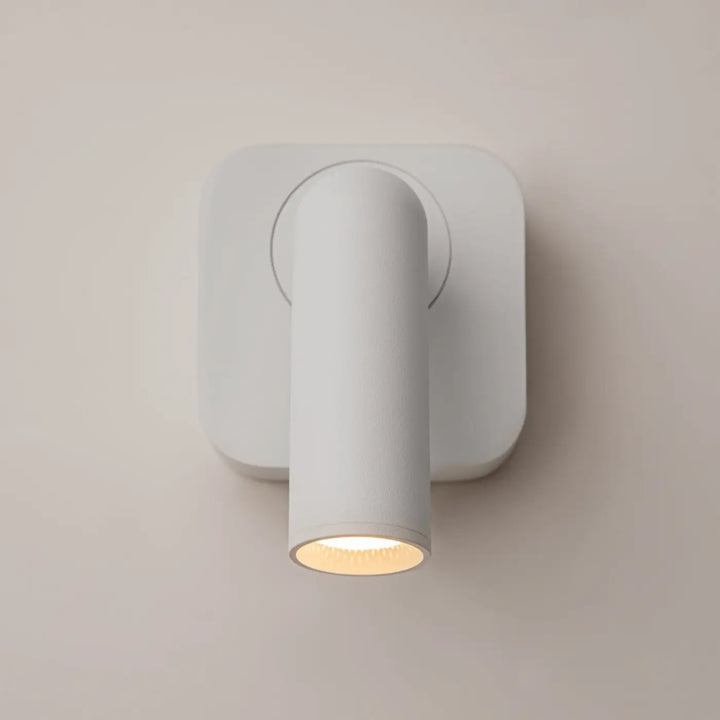 Applique liseuse murale blanche minimaliste avec tête cylindrique ajustable et module carré liseuse mirax