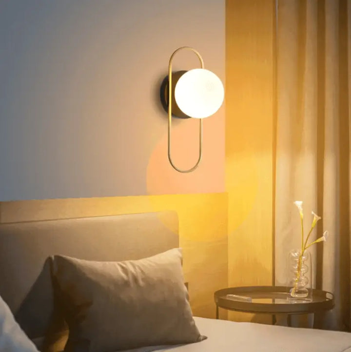 Applique Murale Boule Globe Suspendu en Or ou Noir