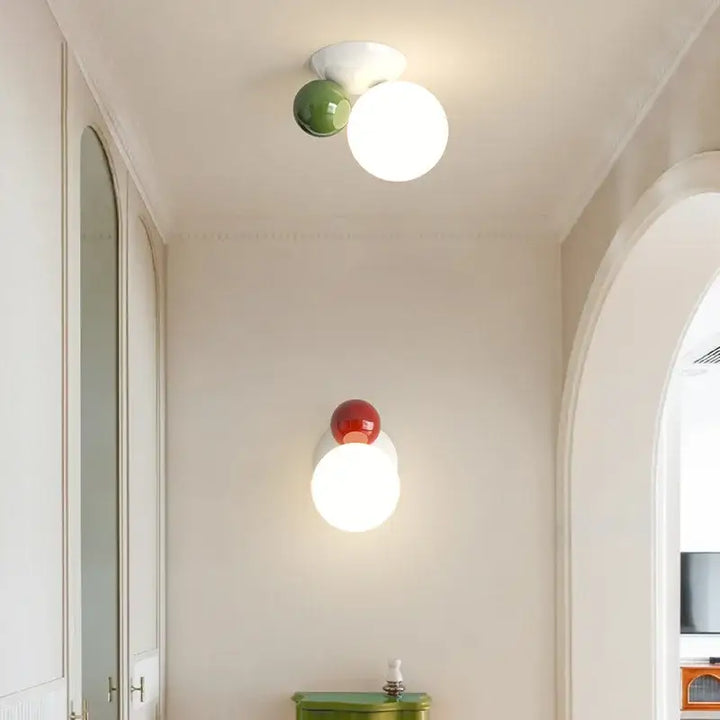 Applique Murale À Boule Blanche Avec Petite Boule