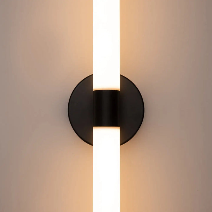 Modern applique murale axis avec une tige led verticale noire élégante en acrylique blanc mat