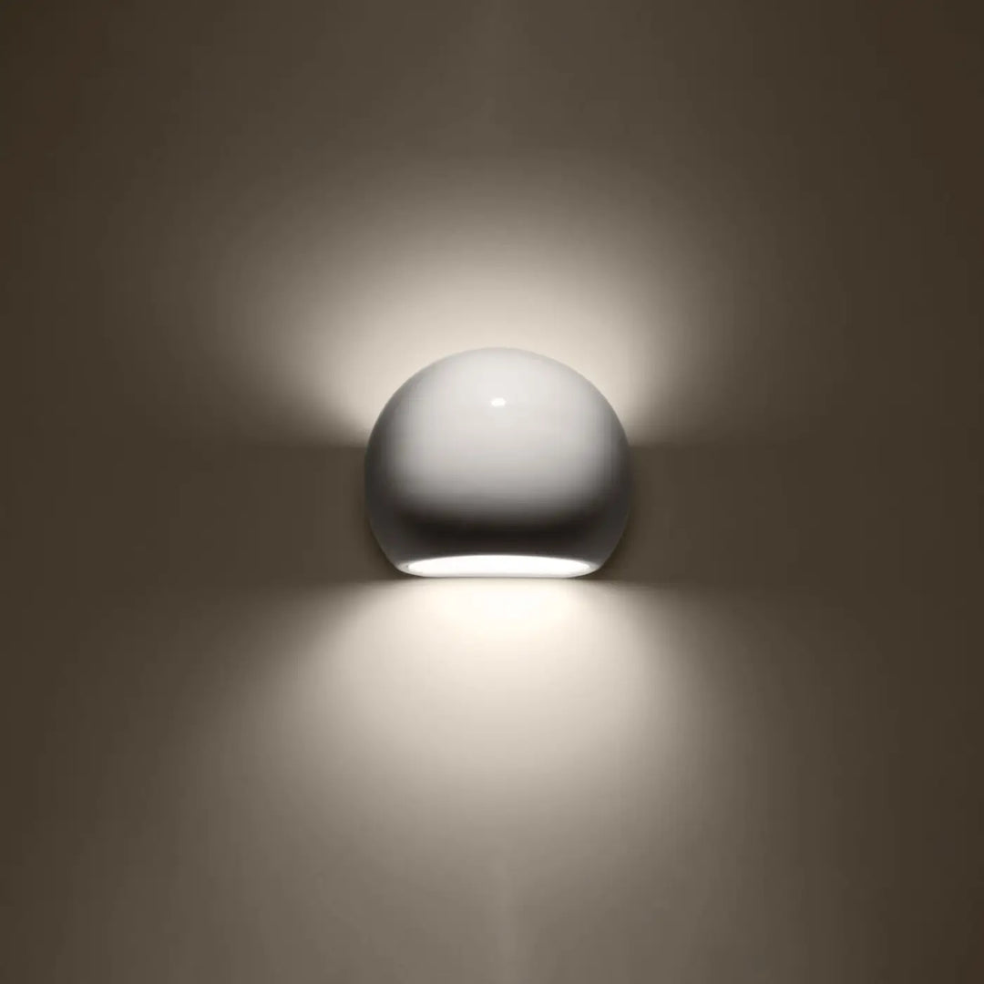 Applique murale moderne en céramique globe blanc brillant avec finition laquée lisse et sphérique