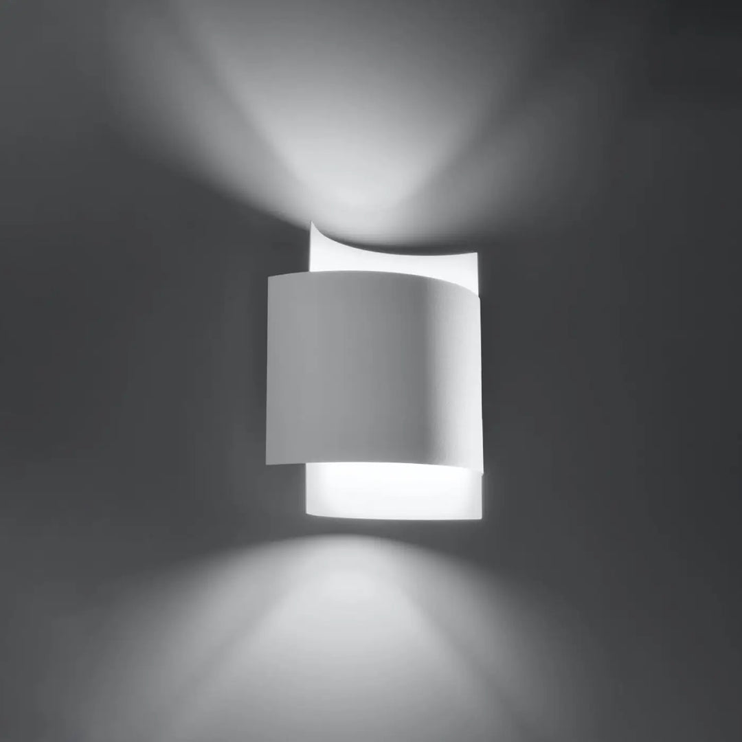 Applique murale impact blanc au design original fera avec luminaire mural intemporel et courbe élégante