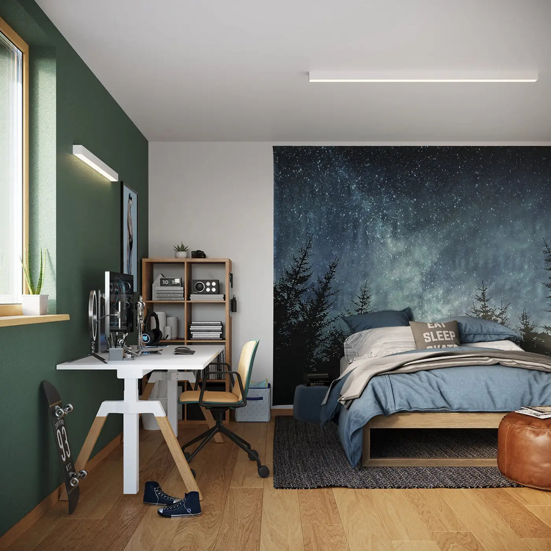 Applique murale collection pinne blanc avec module led 3000k et paramètres d’éclairage affichée sur un lit bleu avec coussins assortis et plaid cozy