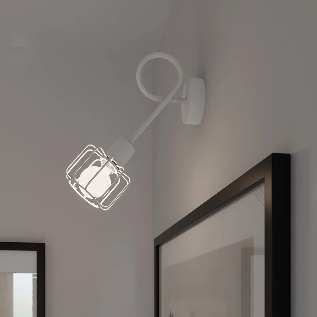 Applique murale beluci 1 blanc avec bras incurvé et abat-jour métallique style loft collection beluci
