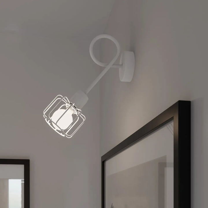 Applique murale beluci 1 blanc avec bras incurvé et abat-jour métallique style loft collection beluci