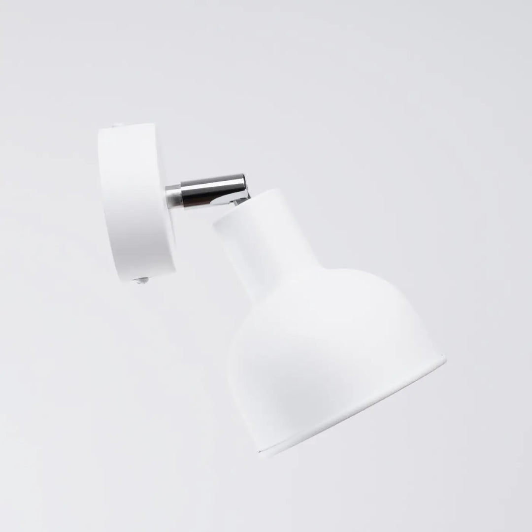 Applique murale lampe elba en finition mate blanche avec bras de réglage chrome pour minimalisme combiné et éléments subtils