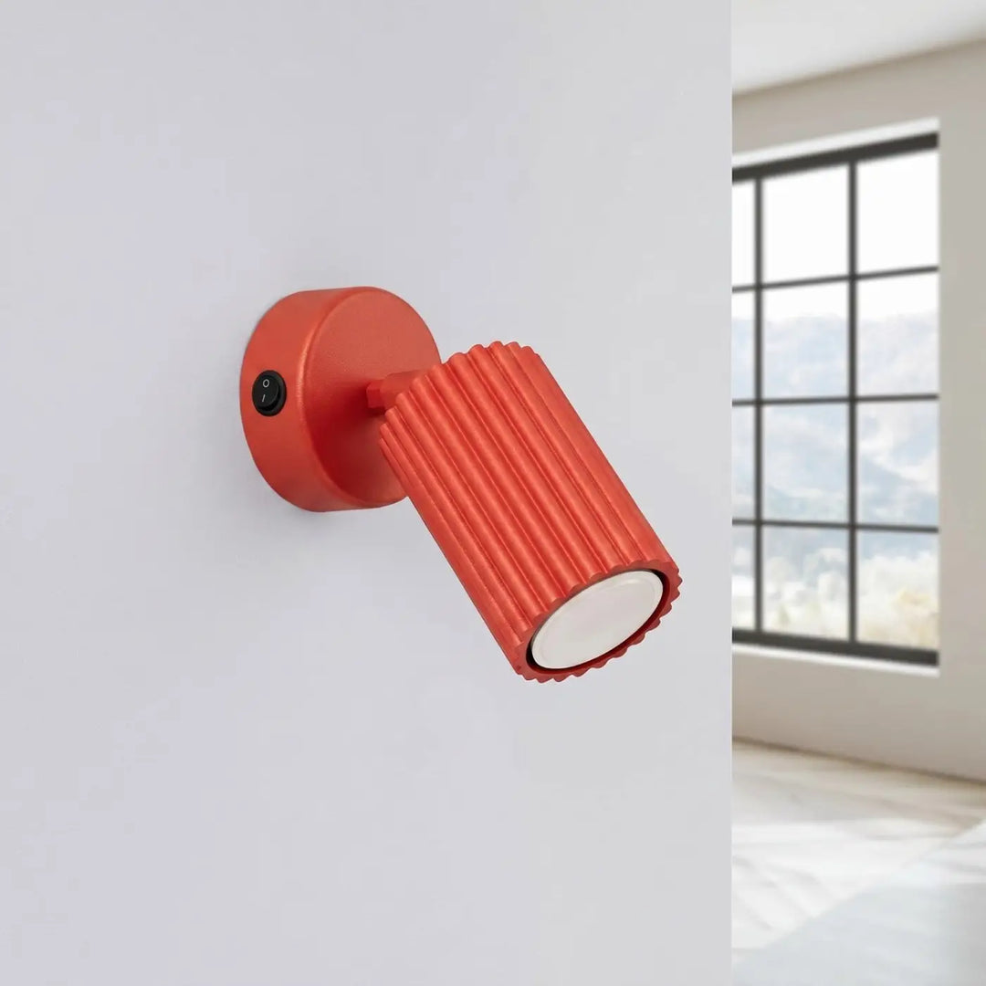 Applique Murale rouge éteinte, vue rapprochée