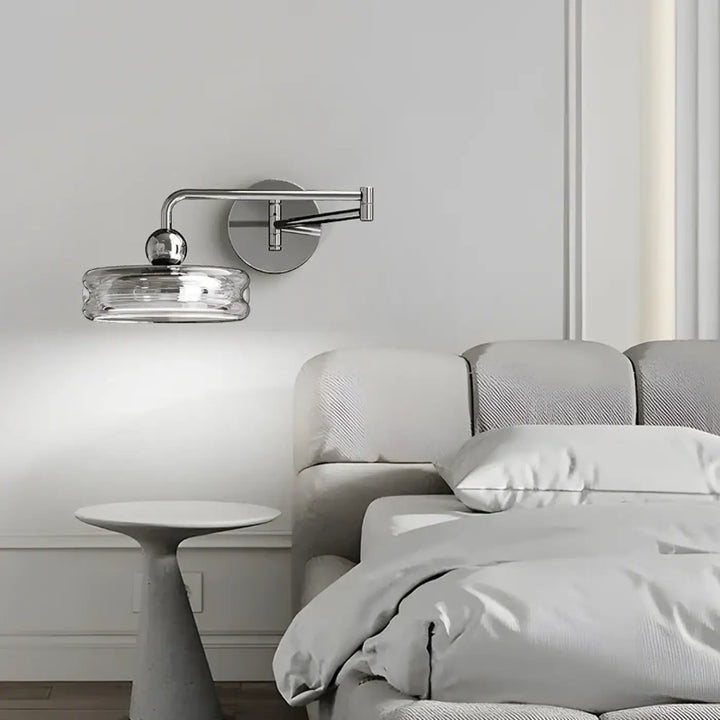 Applique Murale Chromée Avec Abat-Jour En Aluminium Transparent