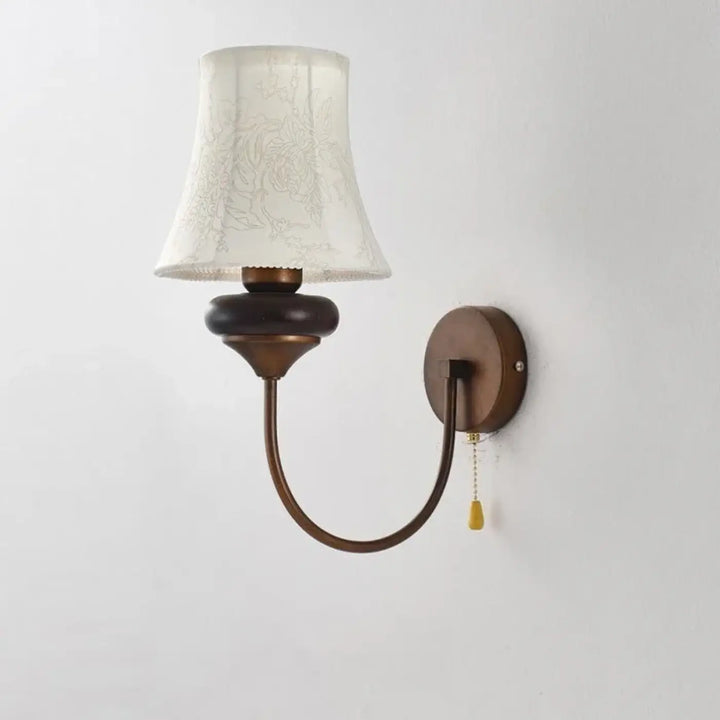 Applique murale classique en métal bronze avec un abat-jour en lin