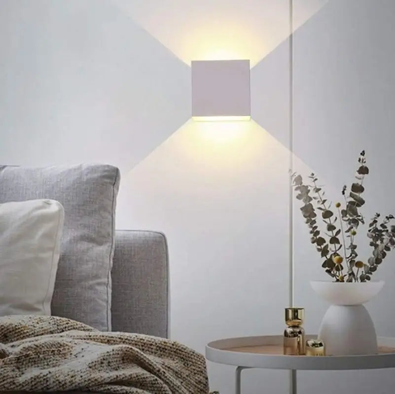 Applique Murale Cube Aluminium Design Faisceau Lumineux