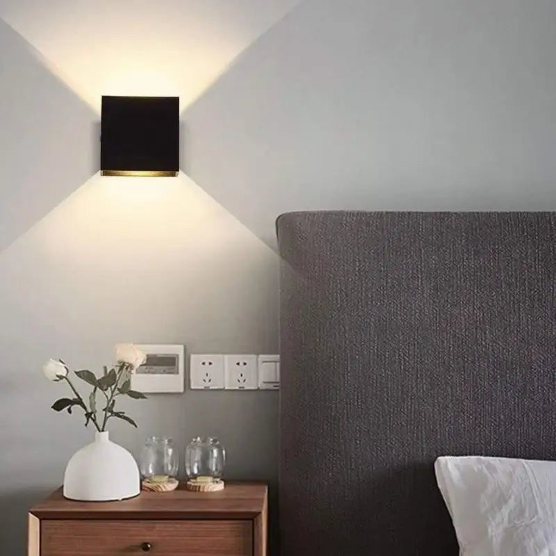 Applique Murale Cube Aluminium Design Faisceau Lumineux