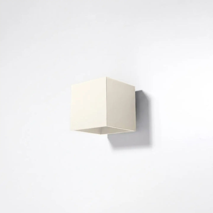 Applique Murale beige éteinte, vue rapprochée