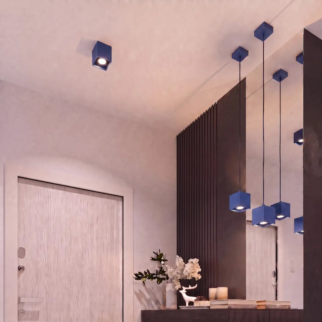 Applique Murale outremer dans un intérieur contemporain