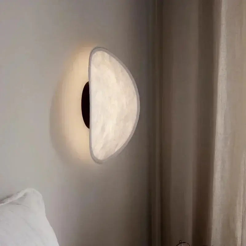 Applique Murale Demi-Lune Blanche Avec Lumière Douce

