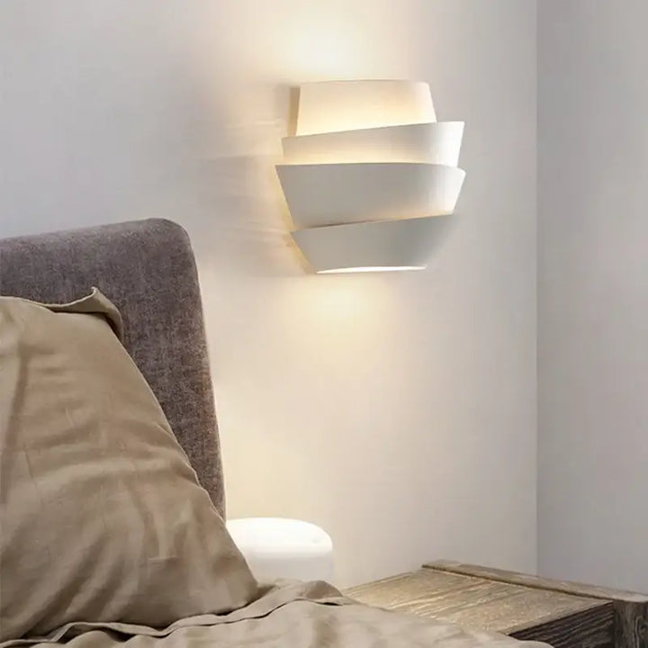Applique murale design blanche géométrique moderne LED


